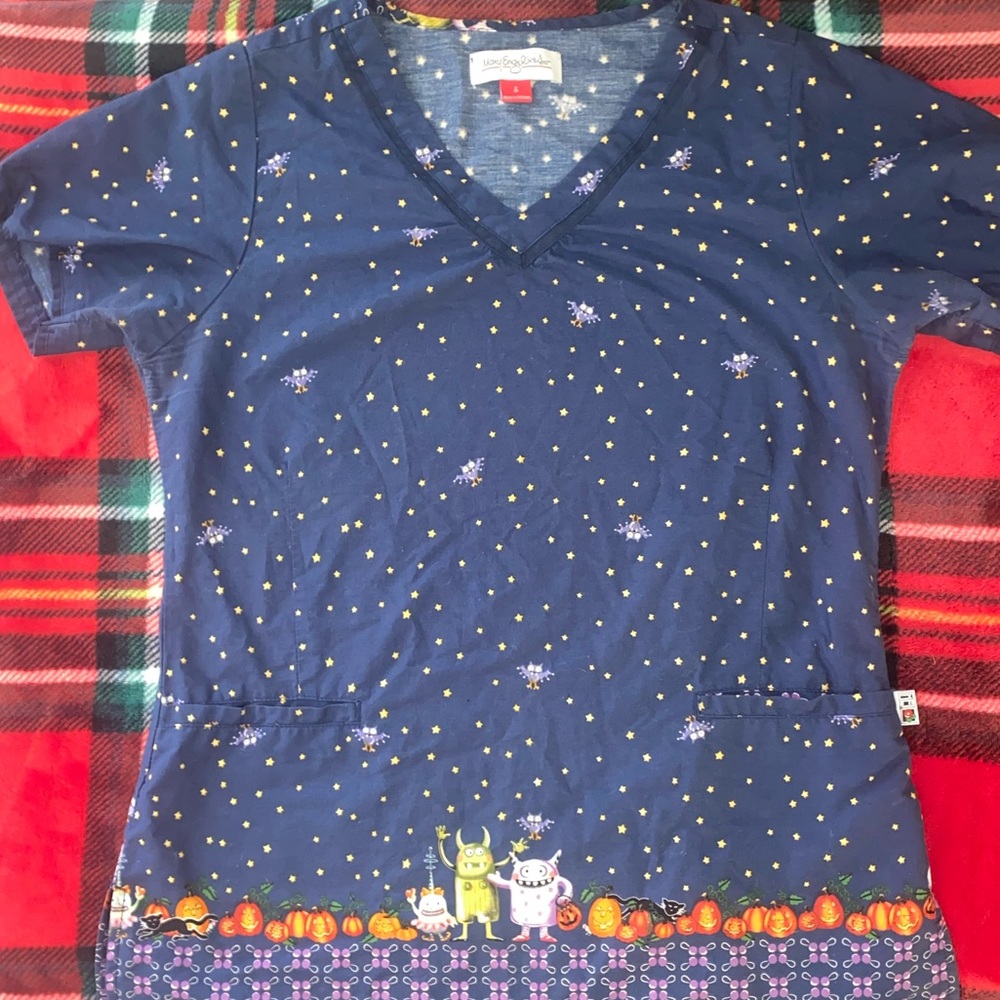 🎃 Halloween Monsters and Bats Scrub Top 👻